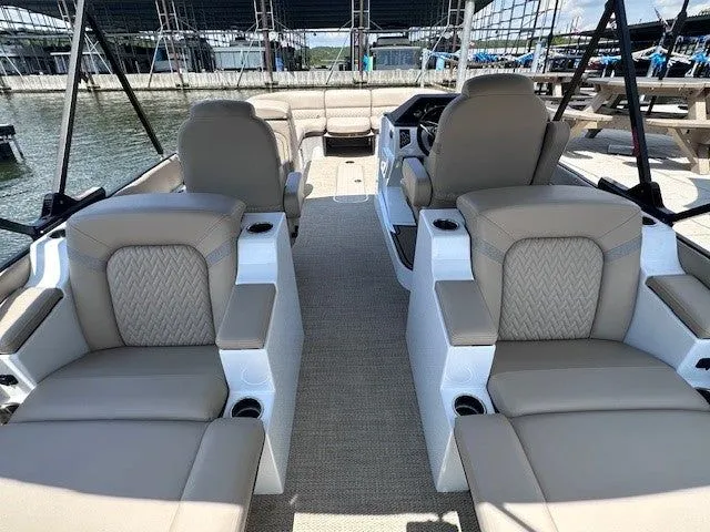 Slide: The Image of Crest Caribbean Platinum 230 SLRC 2024 - 13