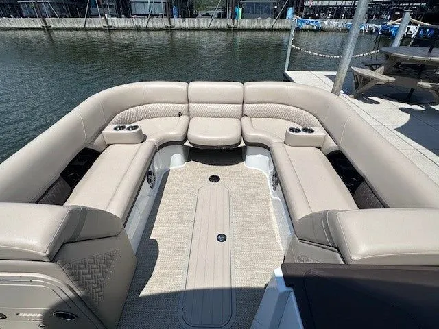 Slide: The Image of Crest Caribbean Platinum 230 SLRC 2024 - 9