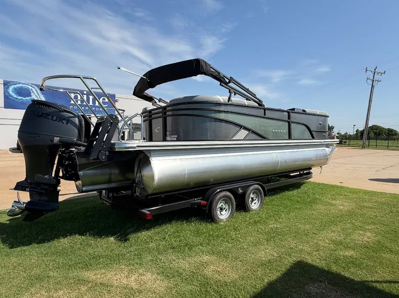 Slide: The Image of Crest 220 SLC 2025 - 8