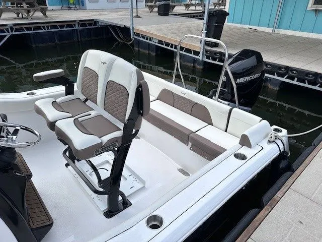 Slide: The Image of Tidewater 232 SS 2025 - 11