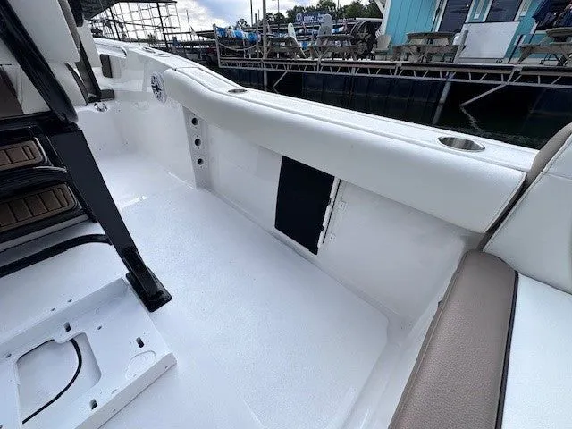 Slide: The Image of Tidewater 232 SS 2025 - 14