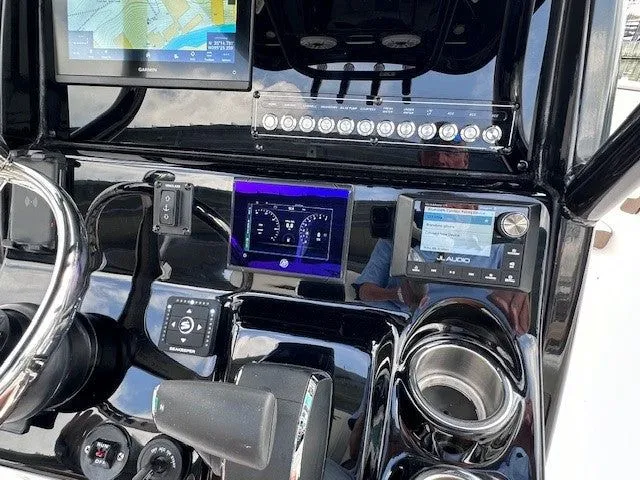 Slide: The Image of Tidewater 232 SS 2025 - 4