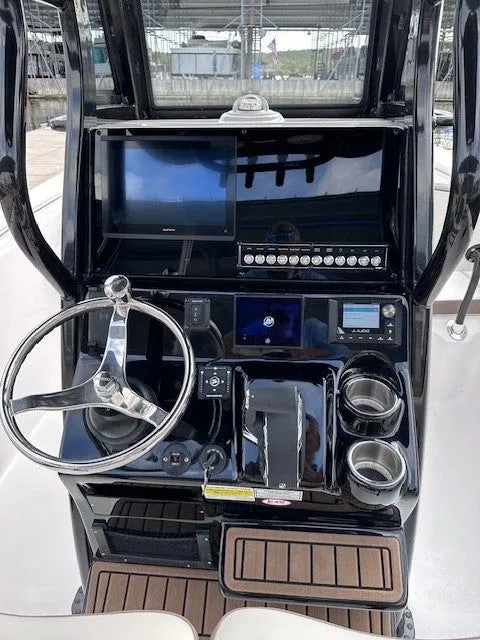 Slide: The Image of Tidewater 232 SS 2025 - 8