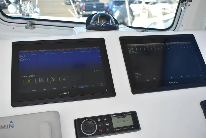 Slide: The Image of Steiger Craft 31 Miami 2023 - 100