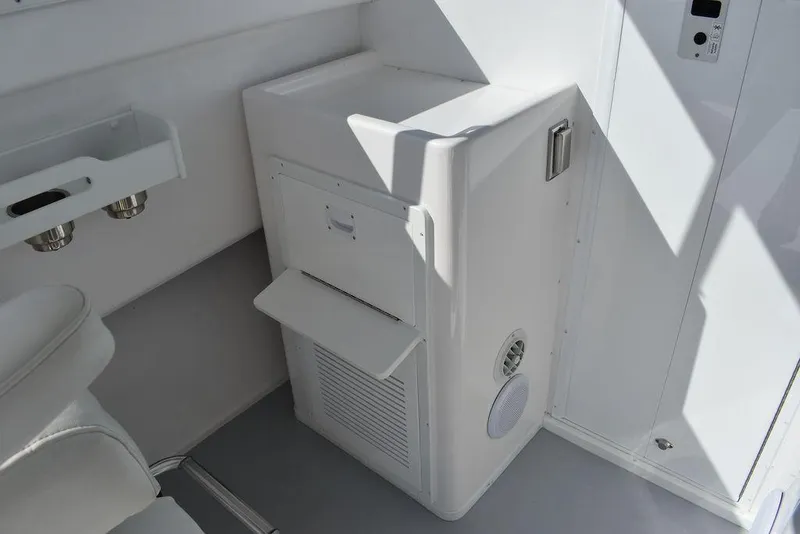 Slide: The Image of Steiger Craft 31 Miami 2023 - 66