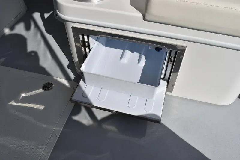 Slide: The Image of Steiger Craft 31 Miami 2023 - 75