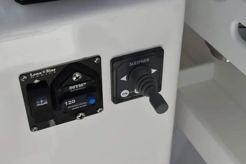 Slide: The Image of Steiger Craft 31 Miami 2023 - 90