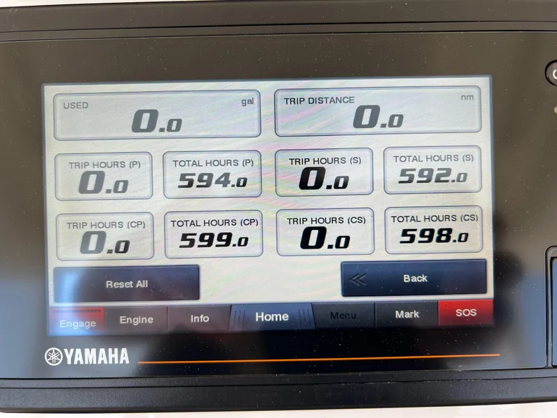 Slide: The Image of Yamaha engine display showing trip and total hours for Regulator 41, 2019 model. - 29