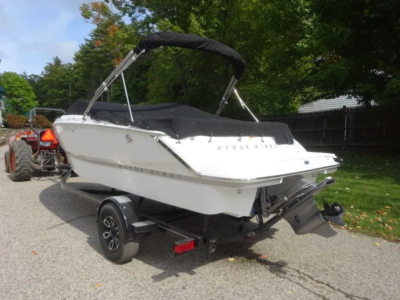 Slide: The Image of Four Winns H1 Sterndrive 2023 - 2