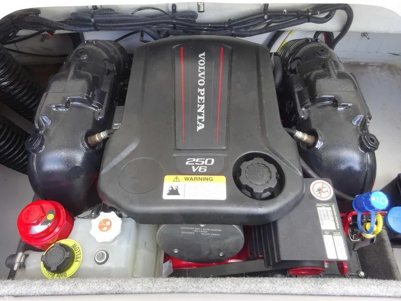 Slide: The Image of Four Winns H1 Sterndrive 2023 - 20