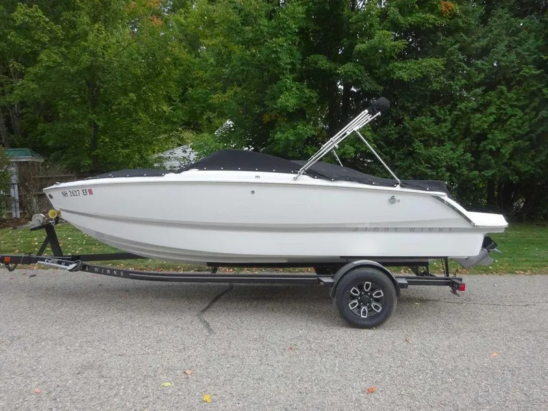 Slide: The Image of Four Winns H1 Sterndrive 2023 - 23