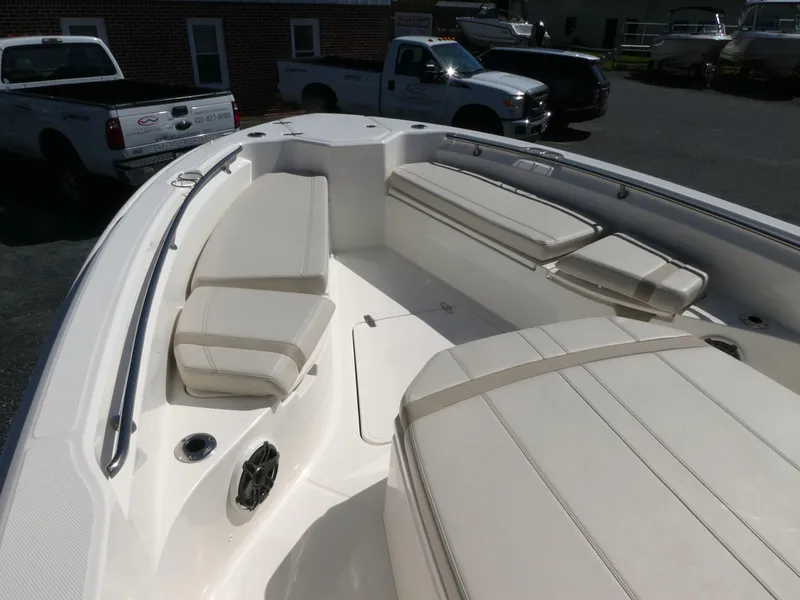 Slide: The Image of Boston Whaler 280 Dauntless 2024 - 7