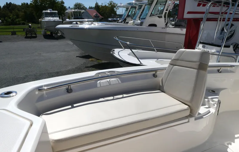 Slide: The Image of Boston Whaler 280 Dauntless 2024 - 8