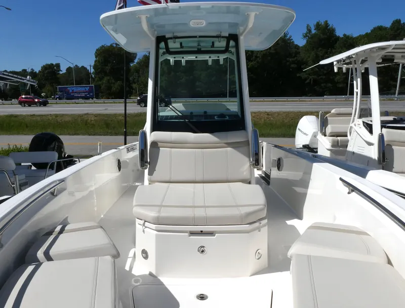 Slide: The Image of Boston Whaler 280 Dauntless 2024 - 9