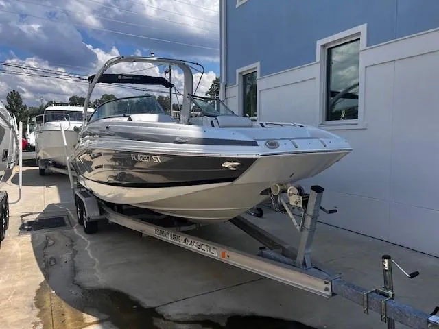 Slide: The Image of Crownline Boats Eclipse E255 XS 2021 - 0