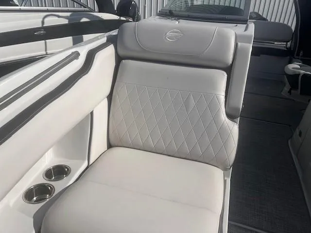 Slide: The Image of Crownline Boats Eclipse E255 XS 2021 - 10