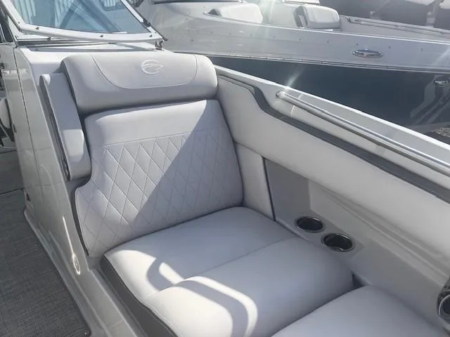 Slide: The Image of Crownline Boats Eclipse E255 XS 2021 - 12