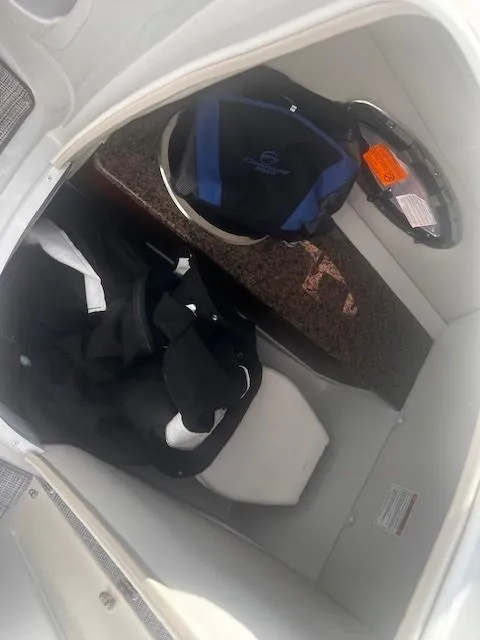 Slide: The Image of Crownline Boats Eclipse E255 XS 2021 - 14