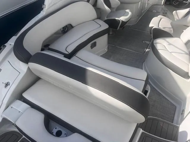 Slide: The Image of Crownline Boats Eclipse E255 XS 2021 - 3