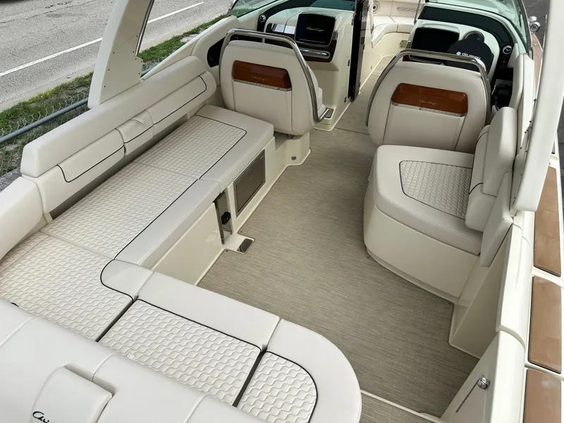 Slide: The Image of Chris-Craft Launch 31 GT 2025 - 12