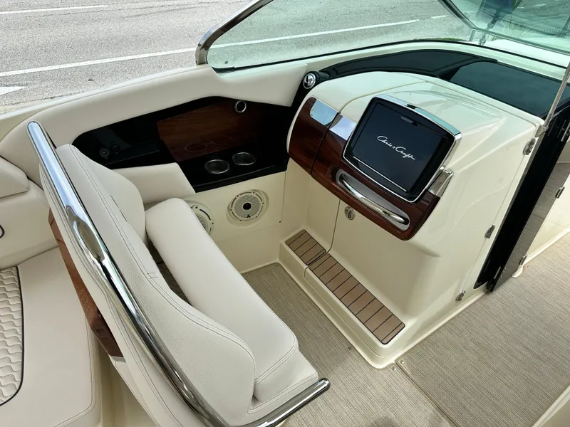 Slide: The Image of Chris-Craft Launch 31 GT 2025 - 23