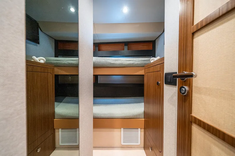 Slide: The Image of Azimut Magellano 66 2018 - 54