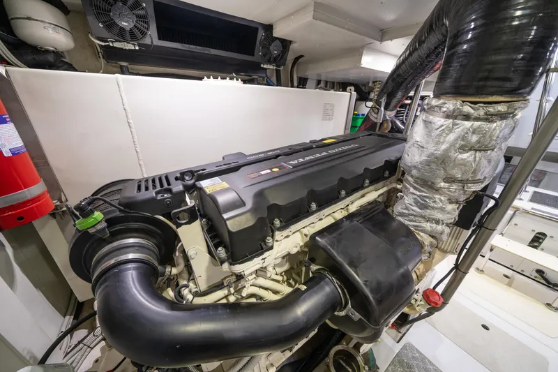 Slide: The Image of Azimut Magellano 66 2018 - 60