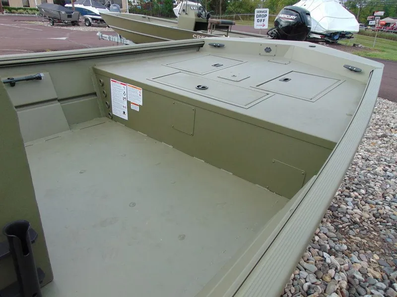 Slide: The Image of Crestliner 1860 Retriever Tunnel 2025 - 7