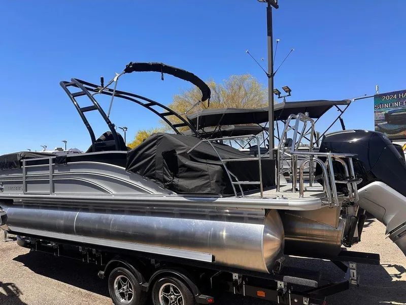 Slide: The Image of Harris Sunliner 230 2024 - 2