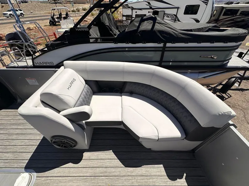 Slide: The Image of Harris Sunliner 230 2024 - 9