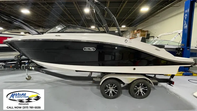 The Image of Sea Ray SPX 210 2024 - 1