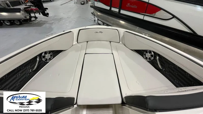 Slide: The Image of Sea Ray SPX 210 2024 - 10