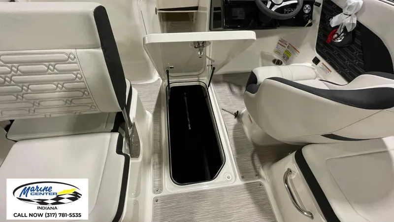 Slide: The Image of Sea Ray SPX 210 2024 - 5