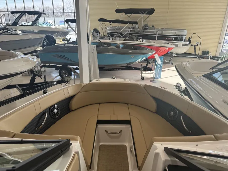 Slide: The Image of Sea Ray SPX 230 2024 - 3