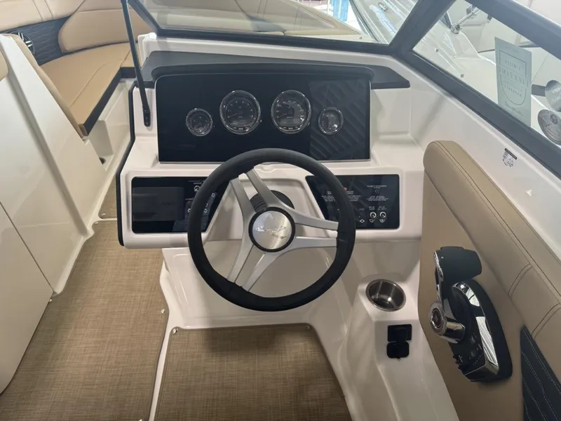 Slide: The Image of Sea Ray SPX 230 2024 - 6