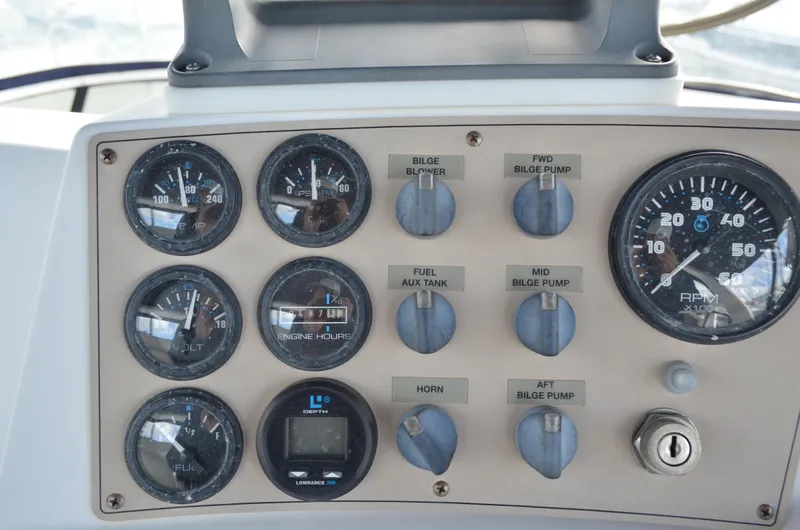 Slide: The Image of Carver 356 Aft Cabin Motor Yacht 2000 - 24