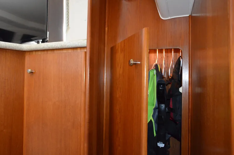 Slide: The Image of Carver 356 Aft Cabin Motor Yacht 2000 - 39