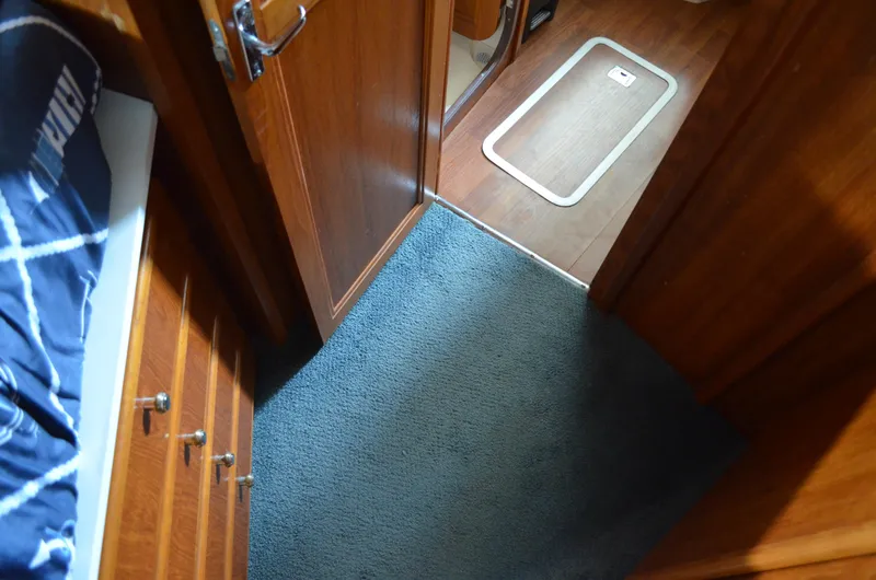 Slide: The Image of Carver 356 Aft Cabin Motor Yacht 2000 - 66