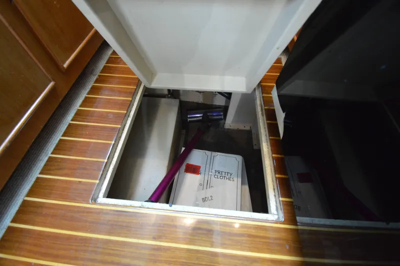 Slide: The Image of Post 42 Convertible 1998 - 54