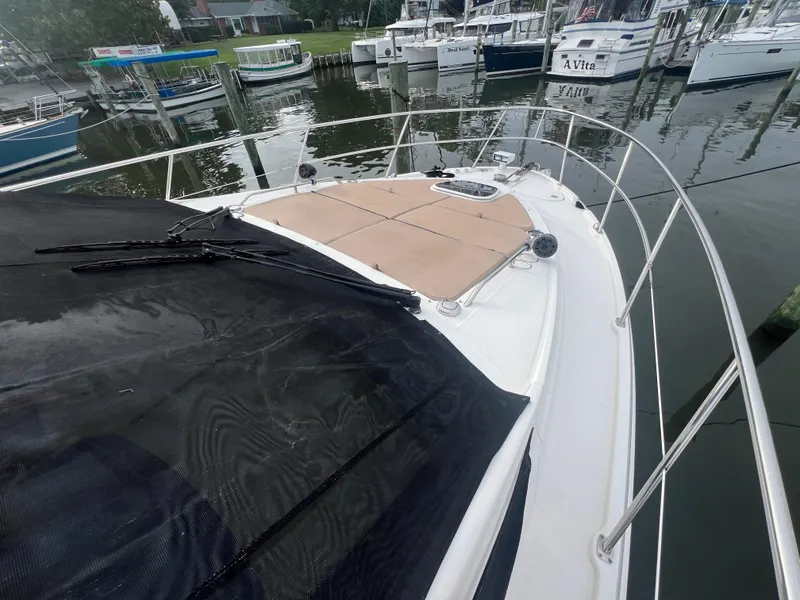 Slide: The Image of Sea Ray Fly 400 2017 - 19