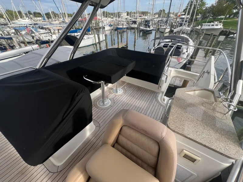 Slide: The Image of Sea Ray Fly 400 2017 - 26