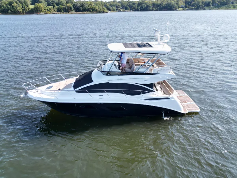 Slide: The Image of Sea Ray Fly 400 2017 - 3