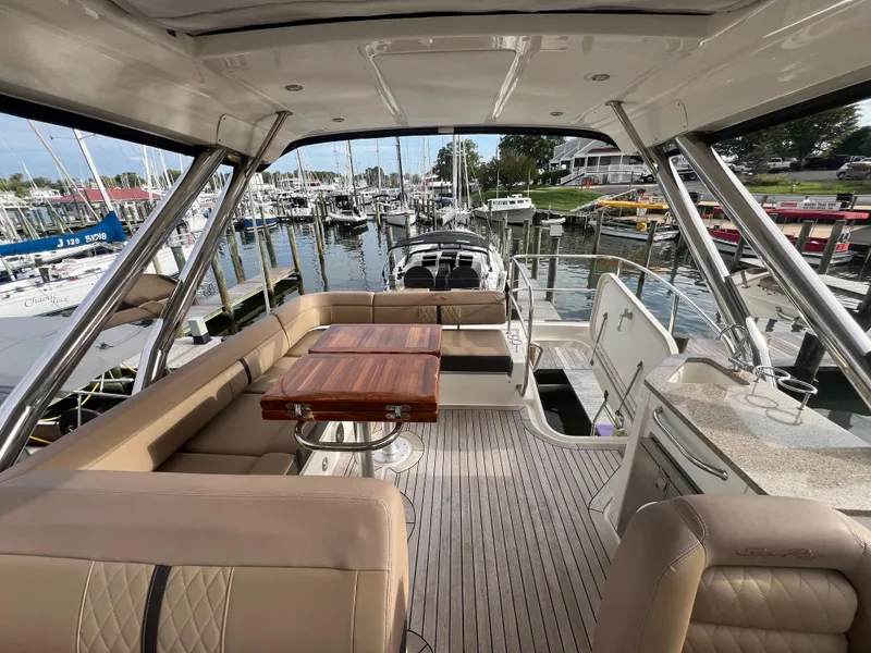 Slide: The Image of Sea Ray Fly 400 2017 - 35