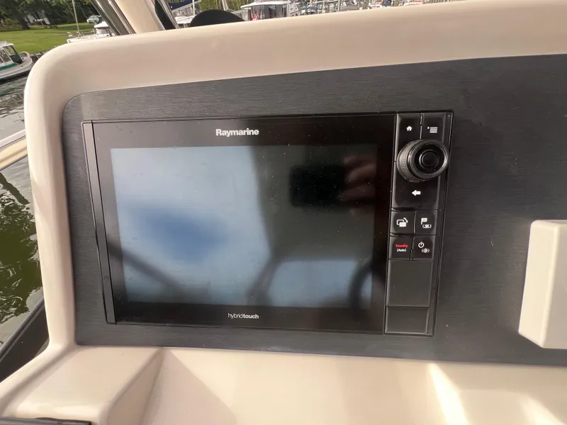 Slide: The Image of Sea Ray Fly 400 2017 - 39