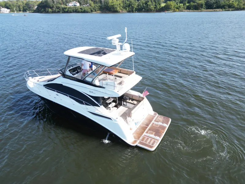 Slide: The Image of Sea Ray Fly 400 2017 - 5