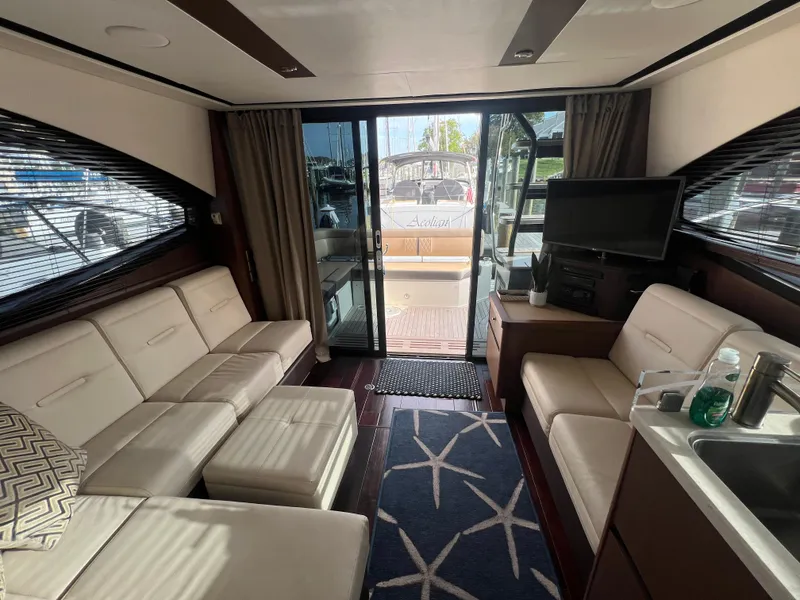 Slide: The Image of Sea Ray Fly 400 2017 - 51