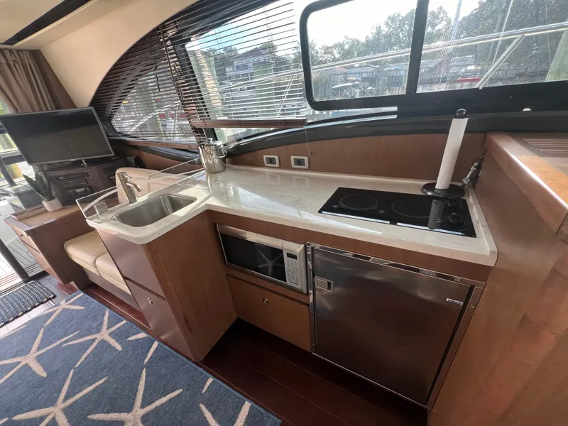 Slide: The Image of Sea Ray Fly 400 2017 - 54