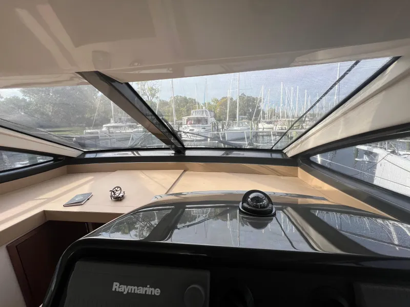 Slide: The Image of Sea Ray Fly 400 2017 - 63