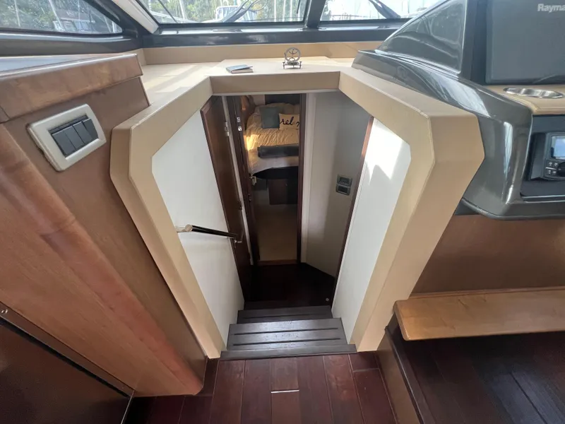 Slide: The Image of Sea Ray Fly 400 2017 - 67