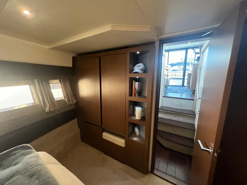 Slide: The Image of Sea Ray Fly 400 2017 - 71